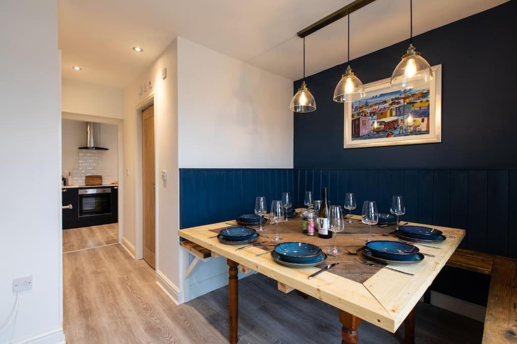 Herring Girl House - Harbourside Property, Sleeps 8 Scarborough Extérieur photo