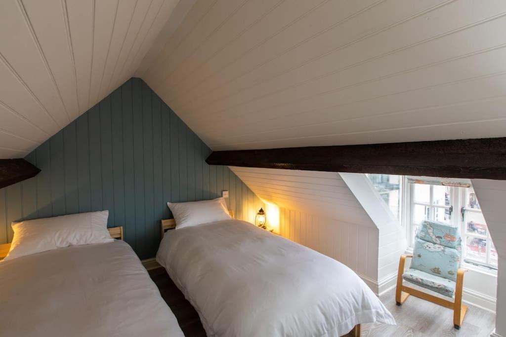 Herring Girl House - Harbourside Property, Sleeps 8 Scarborough Extérieur photo