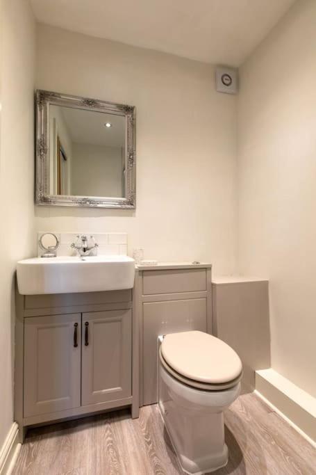 Herring Girl House - Harbourside Property, Sleeps 8 Scarborough Extérieur photo